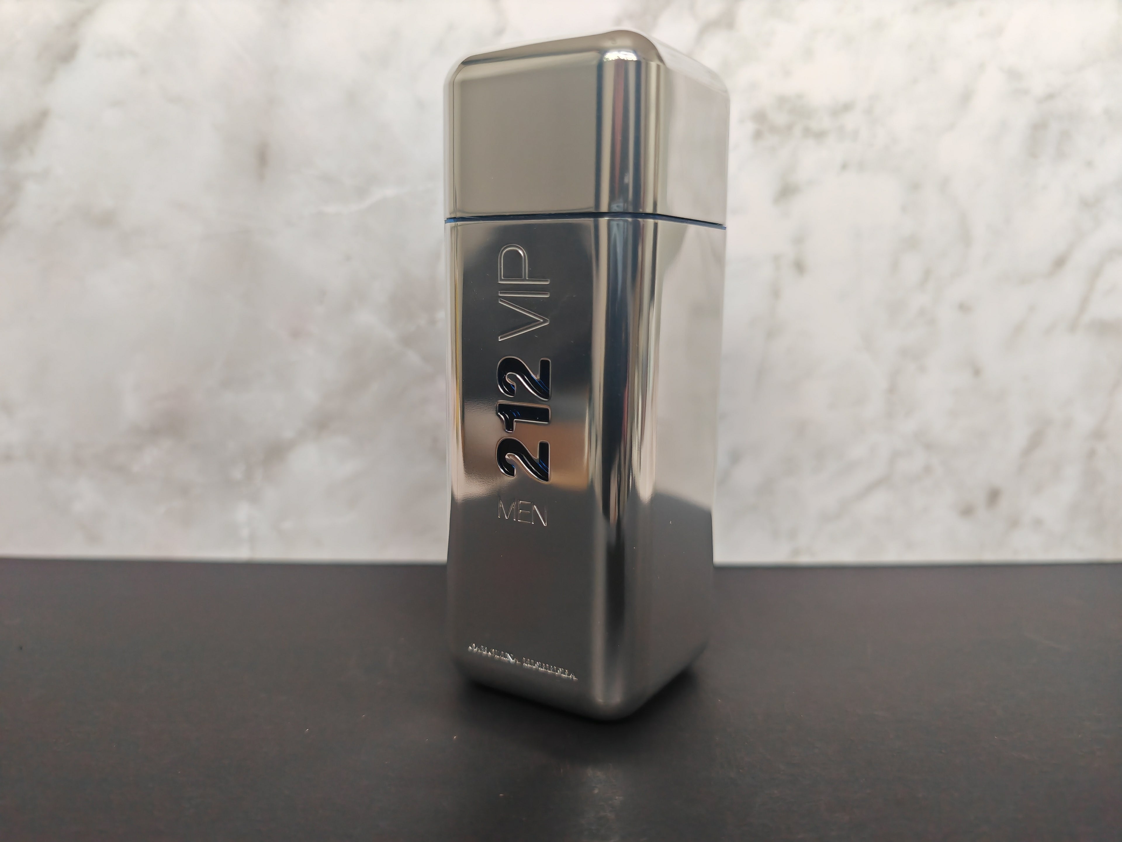 Carolina Herrera 212 VIP Men Eau de Toilette – Perfume Sample